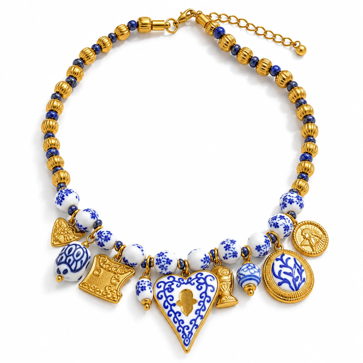 Collar de cuentas en PVD de oro 18K y cerámica cobalto con colgante de corazón — Alquimia Cobalt, The Wolf Concept